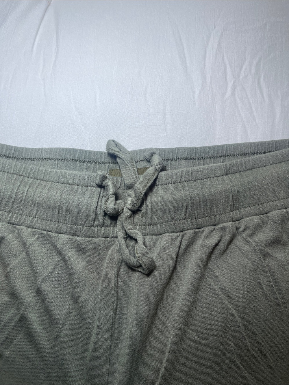 Nuuds Women's Wide Leg Lounge Sweatpants
Medium Olive Green Soft Lightweight - Picture 7 of 11